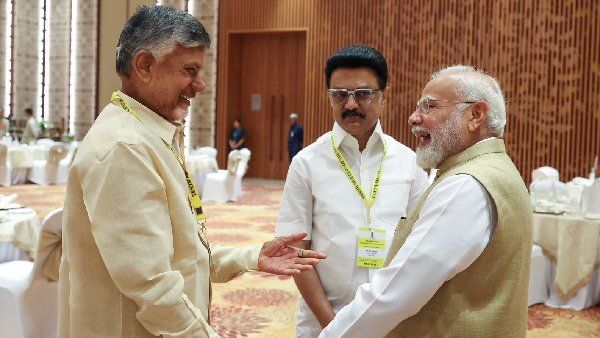 AP CM Chandrababu's Presentation on 'Vikasit Bharat'
