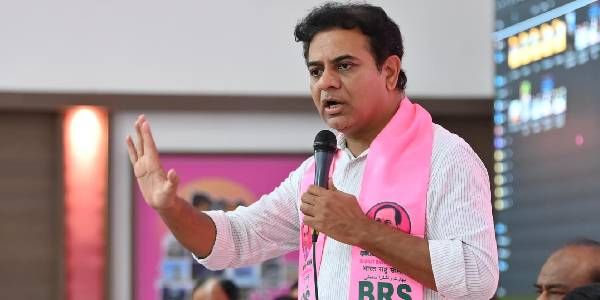 KTR On Revanth Reddy and komatireddy