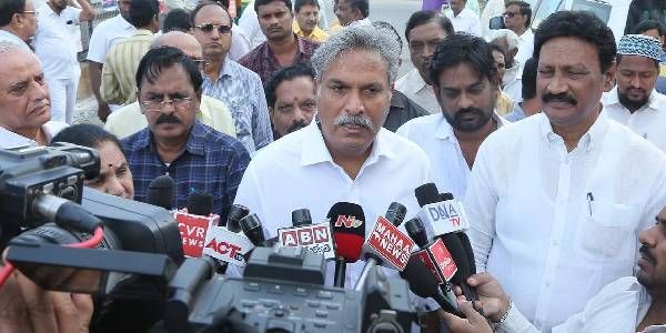 Kesineni nani resign to tdp