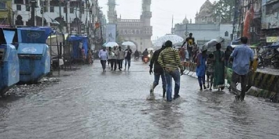 Heavy rain in Hyderabad and Holidays for schools on Monday