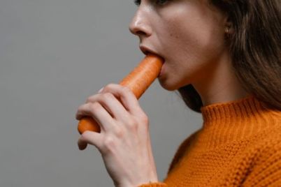 cropped-Carrot-eat-2.jpg